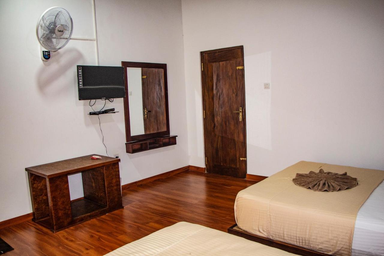 Canal'S Edge Negombo Bagian luar foto